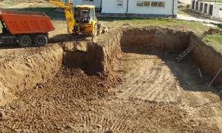 Рытье котлованов под фундамент в Братске – цена от 2542 руб. за м3 | 2Землекопа-Брт