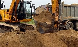 Выкопать яму экскаватором в Братске от 915 руб. - 2Землекопа-Брт