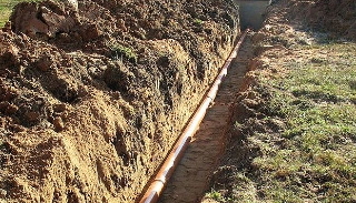 Копка траншей для водопровода в Братске: цена за метр от 915 руб.