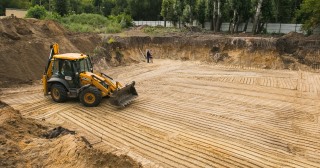 Разработка котлована Братск, цена от 305 руб./м3.